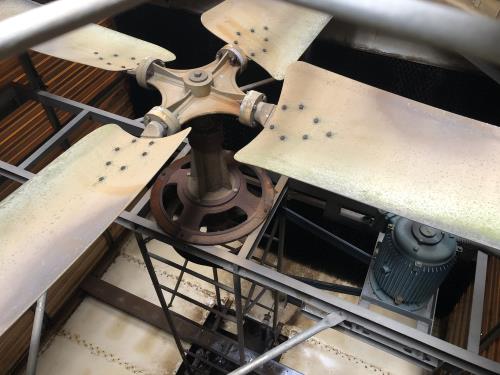 工廠冷卻塔風(fēng)機(jī)噪音擾民，解決方案亟待出臺(tái)